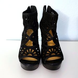 Gianni Bini Black Wedge Sandals, Size 8, Good condition.